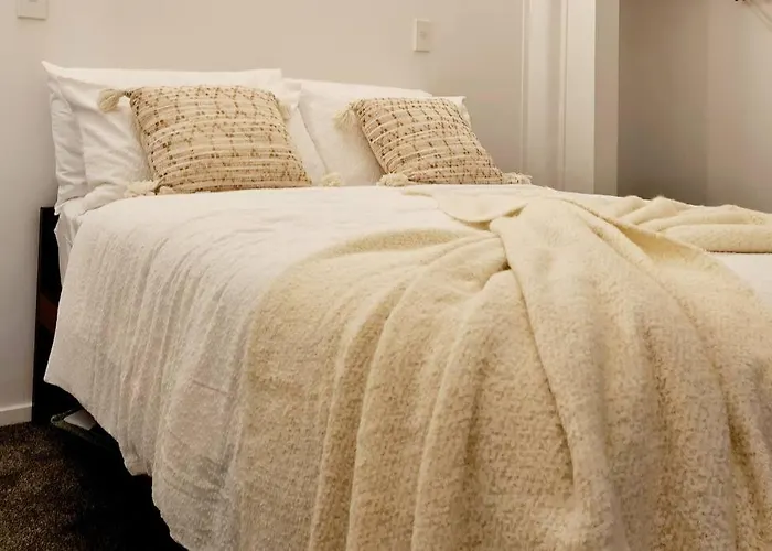 Heritage Luxe Retreat On Queens