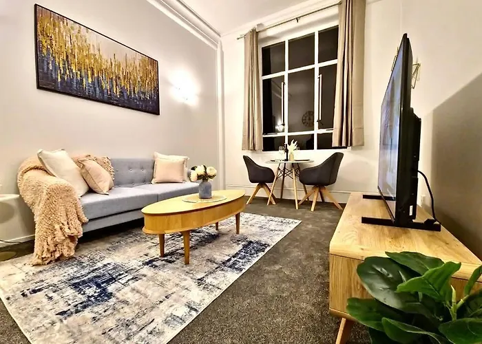Heritage Luxe Retreat On Queens