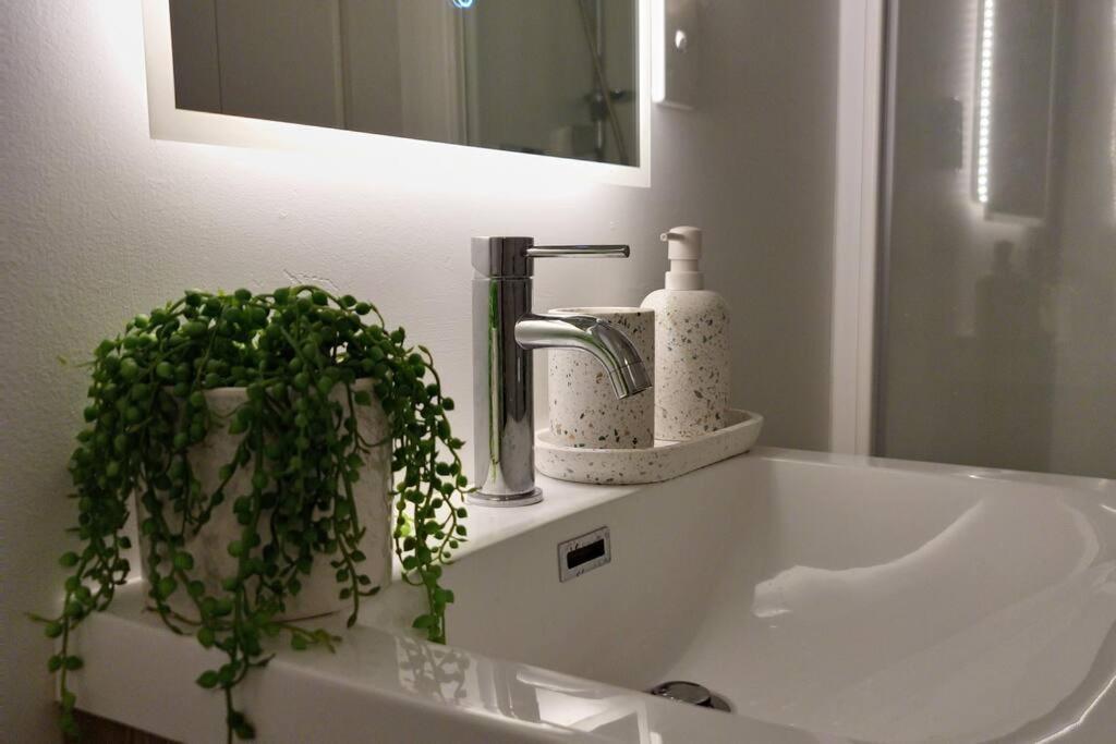 Heritage Luxe Retreat On Queens * Auckland
