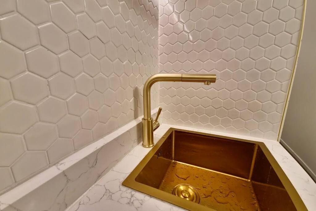 Heritage Luxe Retreat On Queens Auckland