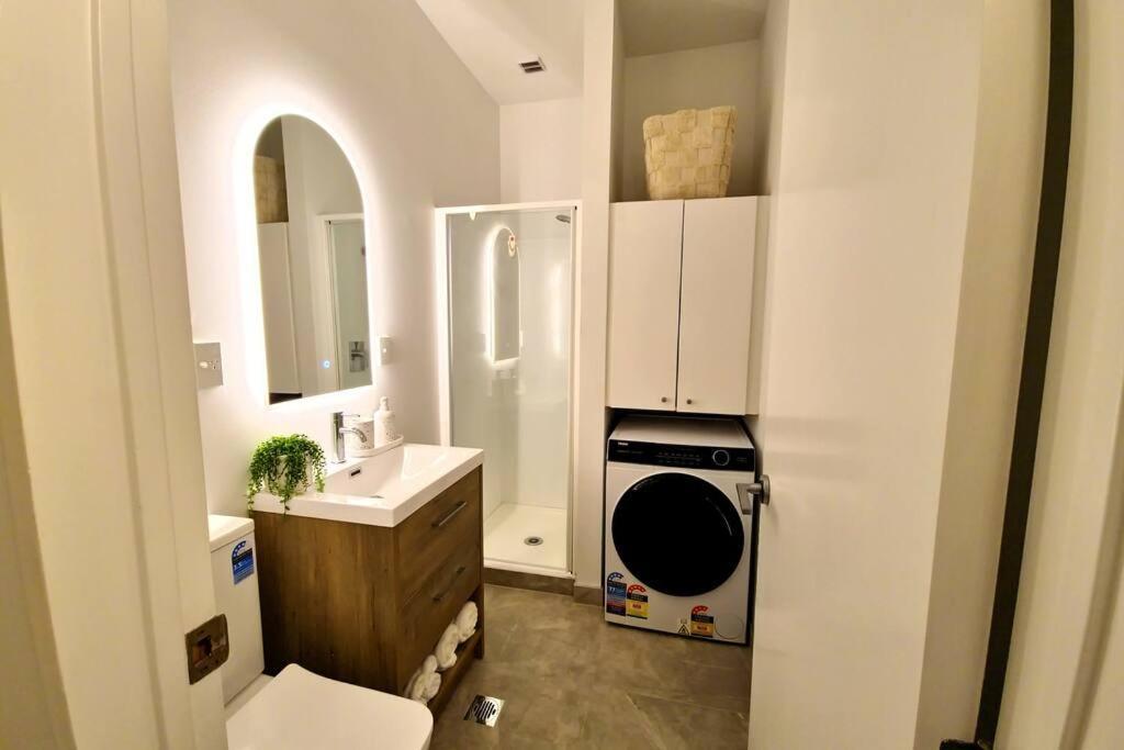 Heritage Luxe Retreat On Queens Auckland
